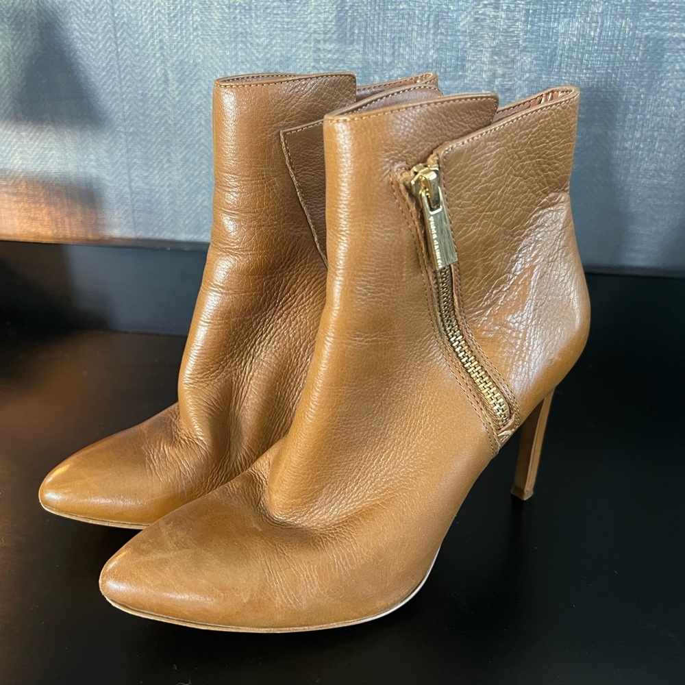 Vince Camuto Leather Side Zipper High Heel Booties Size 6M Brown